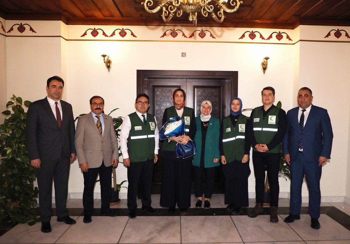 Vali Yiğitbaşı, "Yeşilay toplumumuz için cansuyu oluyor"