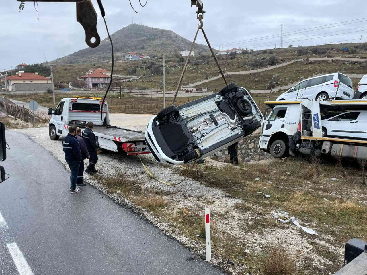 Sıfır araçlar oyuncak araba gibi sağa sola savruldu