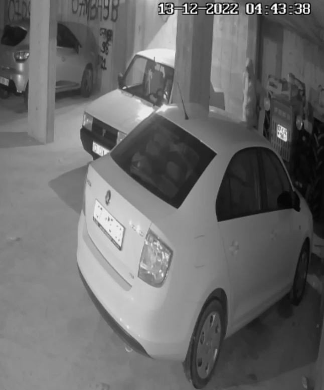 Hırsızlık anında dökülen akaryakıtın kokusu apartman sakinlerini alarma geçirdi