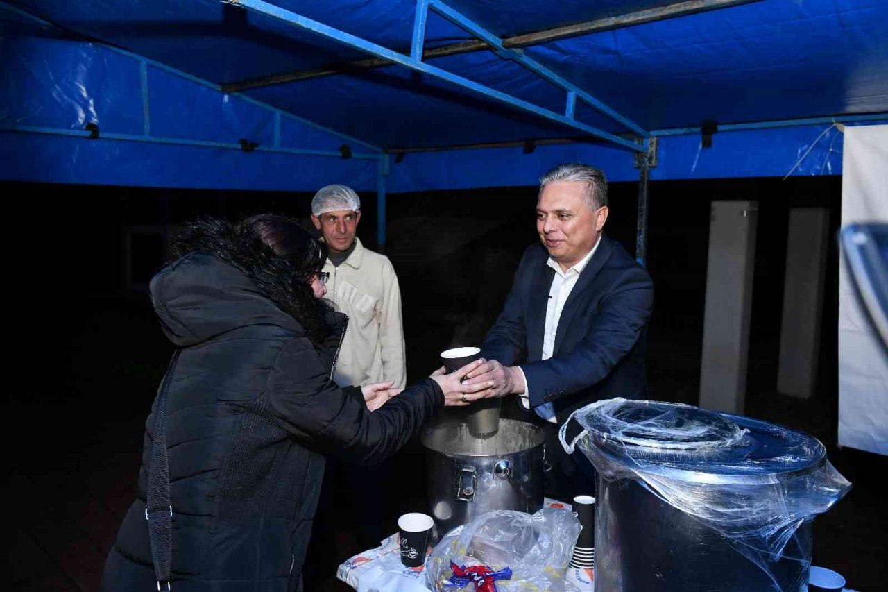 Muratpaşa’da her gün iki noktadan sıcak çorba