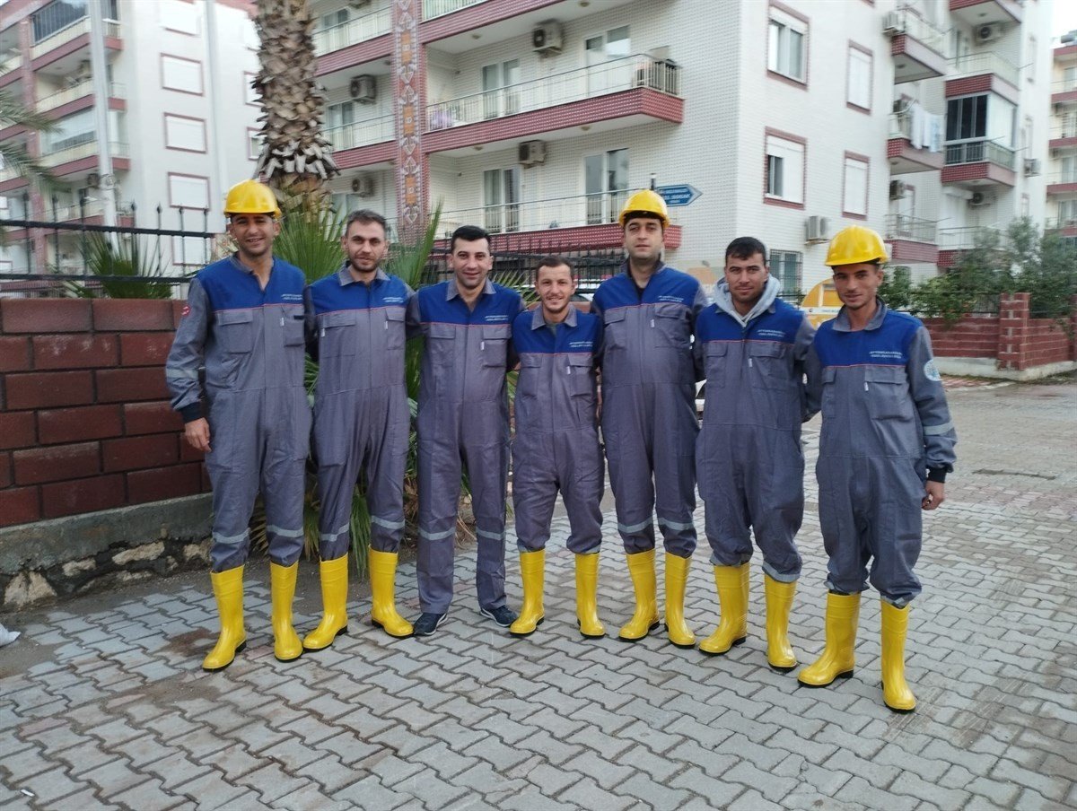 Afyonkarahisar’dan afet bölgesine destek için gittiler