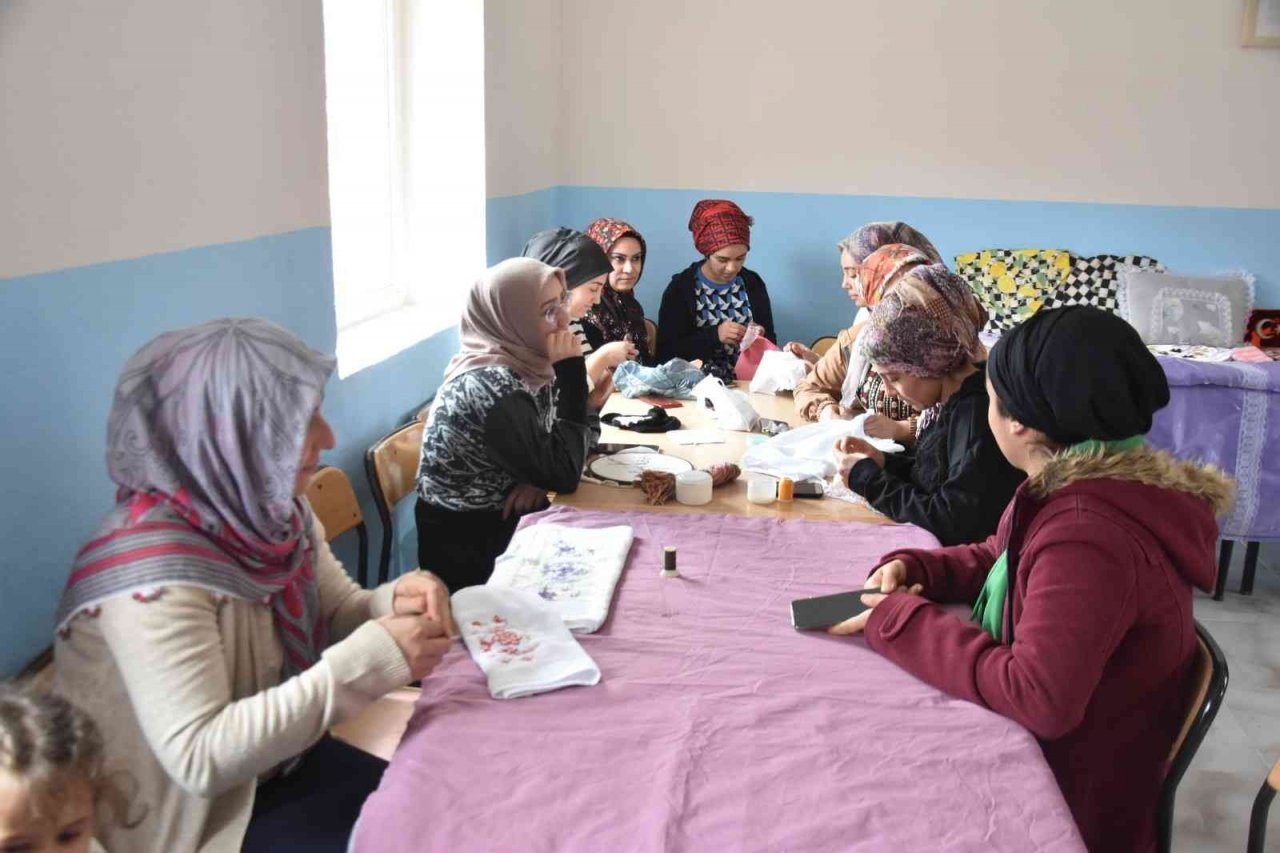 Atıl durumdaki bina kadınların eğitim yuvası oldu