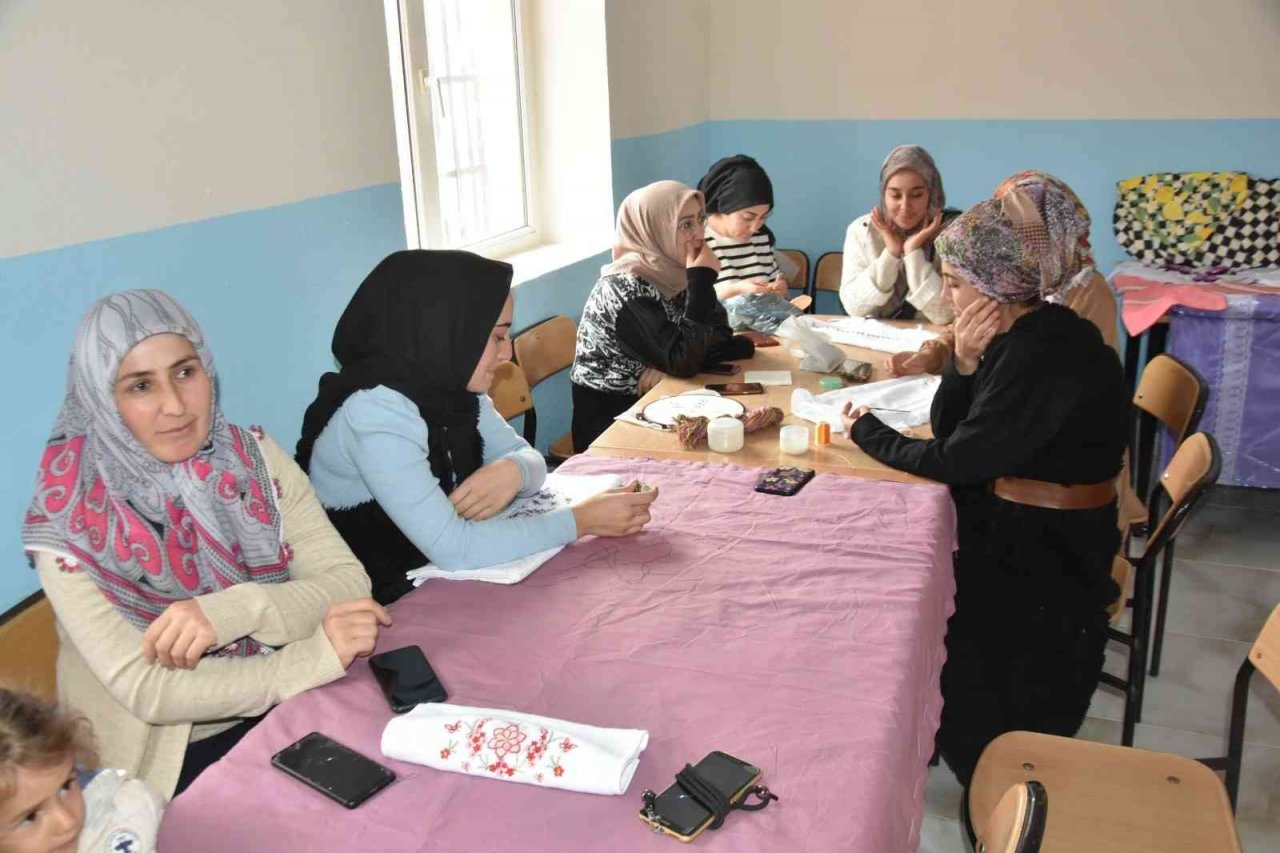 Atıl durumdaki bina kadınların eğitim yuvası oldu