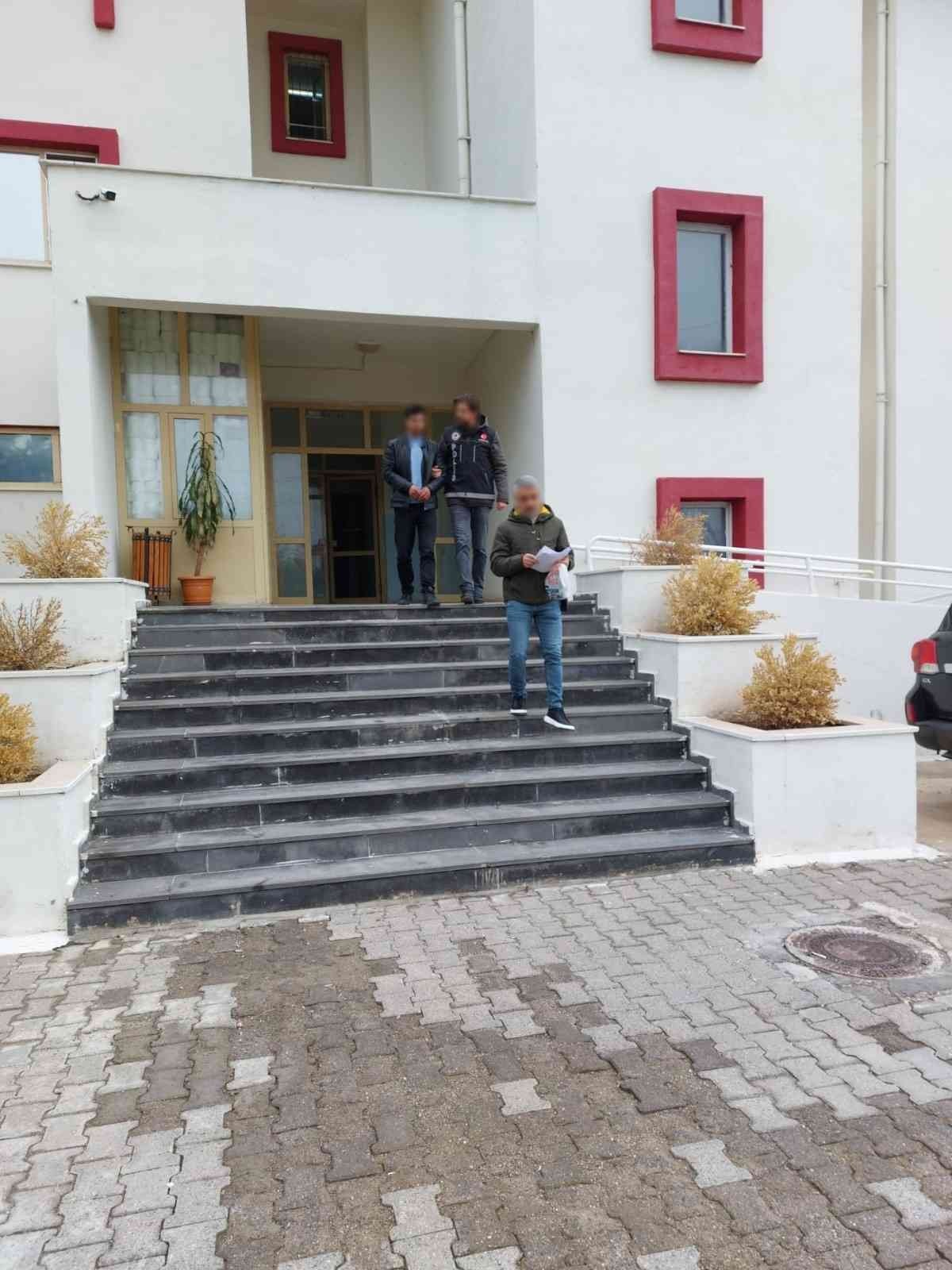 Diyarbakır’da uyuşturucu taciri yakayı ele verdi