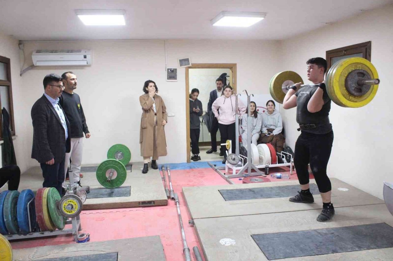 Spor salonları asıl sahiplerine kaldı