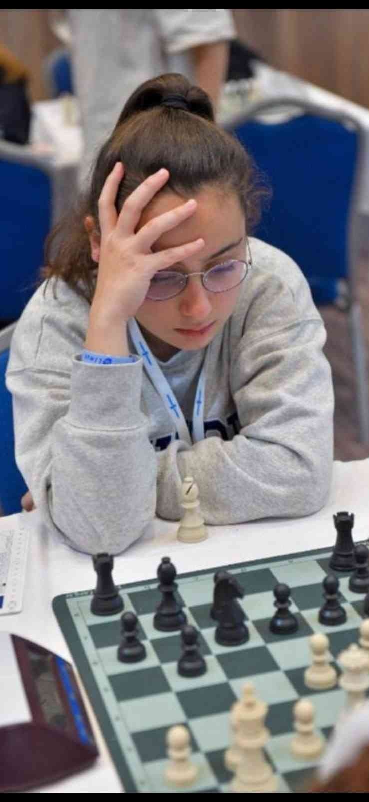 Satranç şampiyonu Gaziantep Kolej Vakfı’ndan