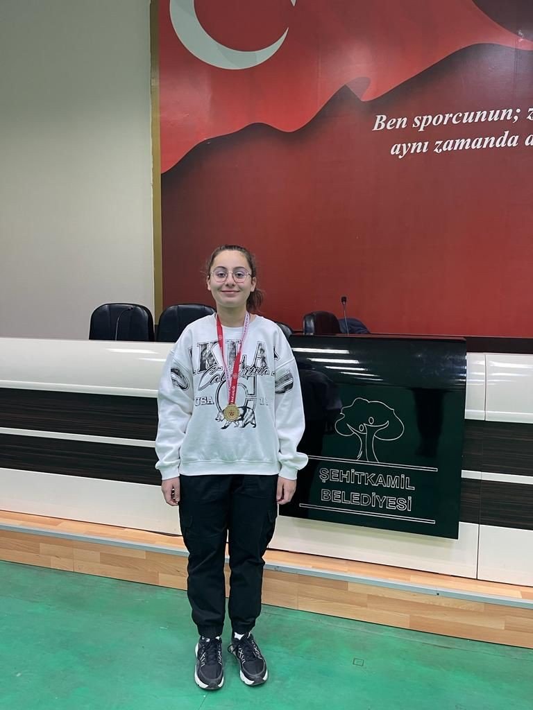 Satranç şampiyonu Gaziantep Kolej Vakfı’ndan