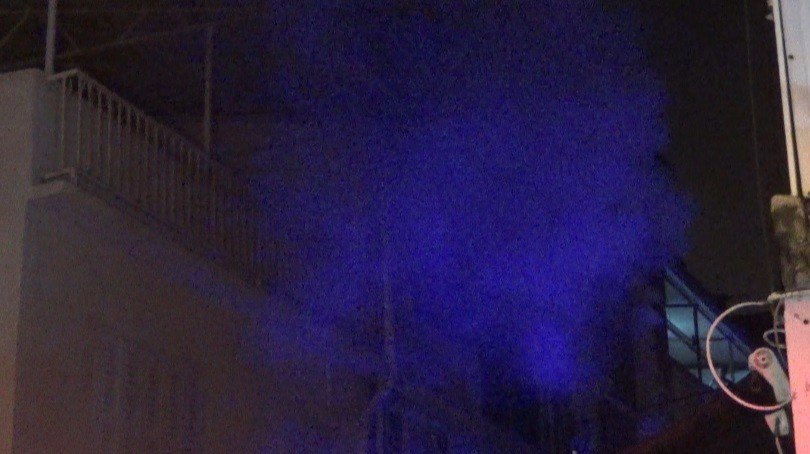 Alsancak’ta korkutan ev yangını