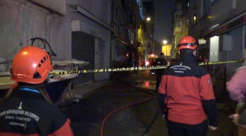 Alsancak’ta korkutan ev yangını