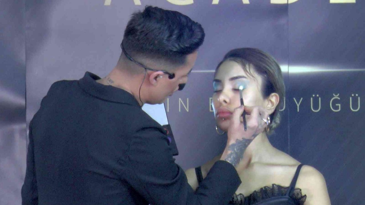 Saç ve başörtüsü tasarımı ile makyaj konusunda eğitim aldılar, 2023 trendlerini öğrendiler