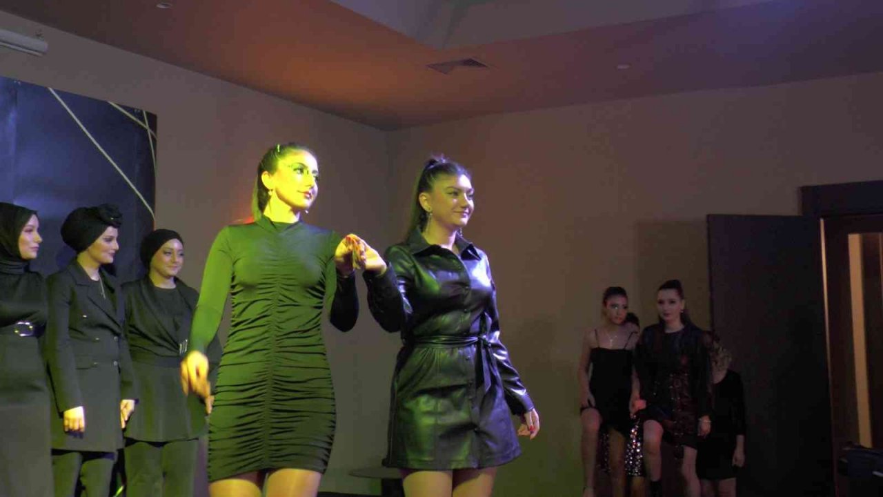 Saç ve başörtüsü tasarımı ile makyaj konusunda eğitim aldılar, 2023 trendlerini öğrendiler