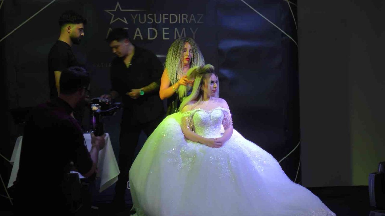 Saç ve başörtüsü tasarımı ile makyaj konusunda eğitim aldılar, 2023 trendlerini öğrendiler