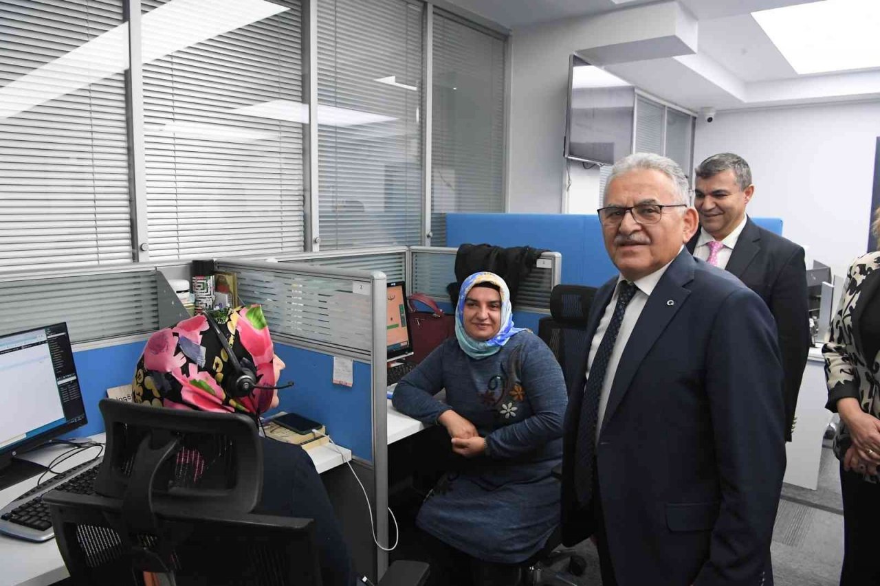 Başkan Büyükkılıç, Alo 153 ve Beyaz Masa’yı ziyaret etti