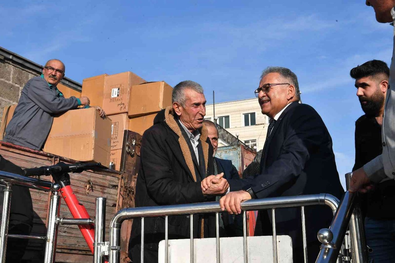 Başkan Büyükkılıç’tan esnaf ziyareti