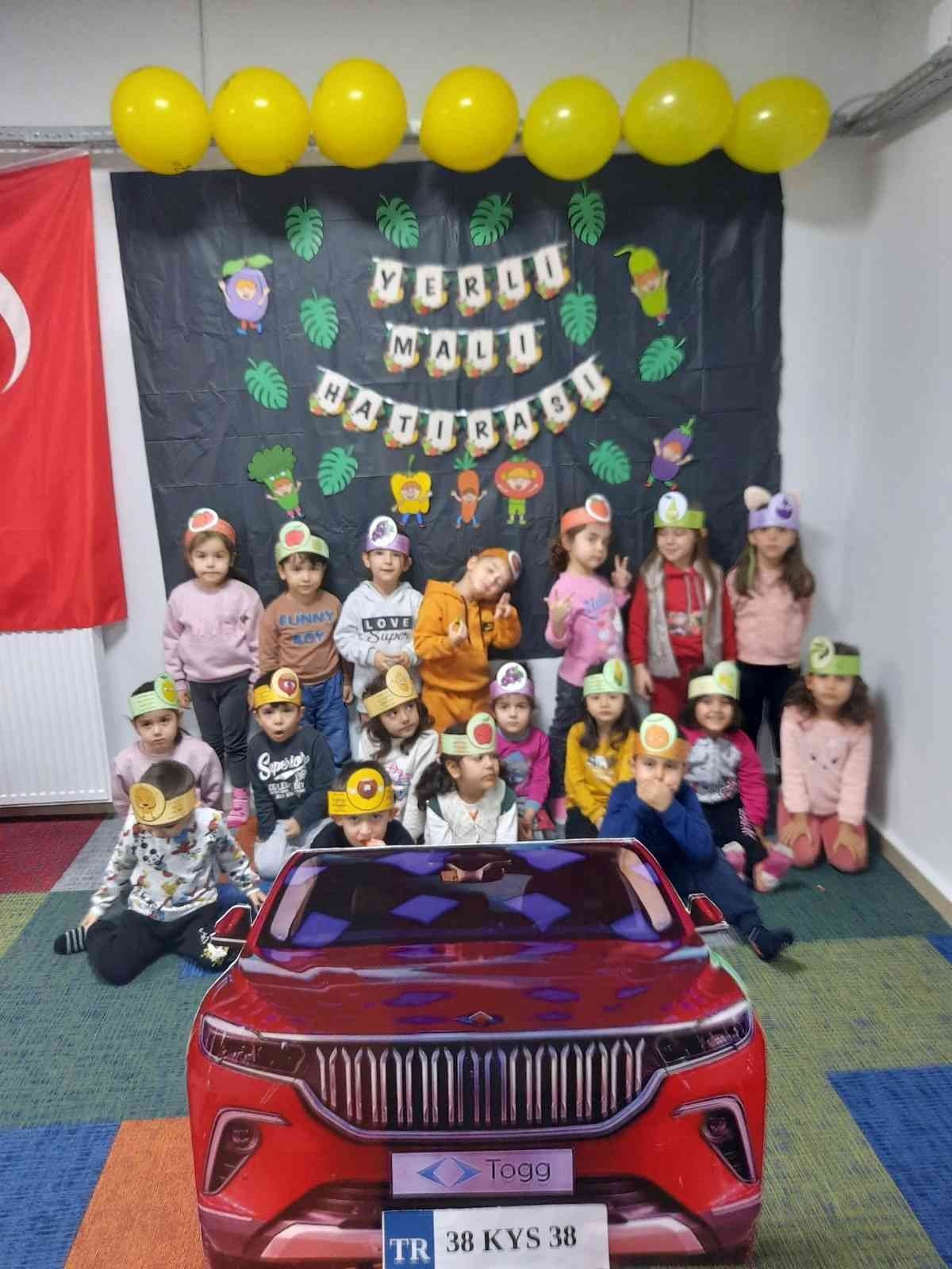 Büyükşehir Kütüphanesi’nde miniklerin ‘TOGG’lu yerli malı etkinliği