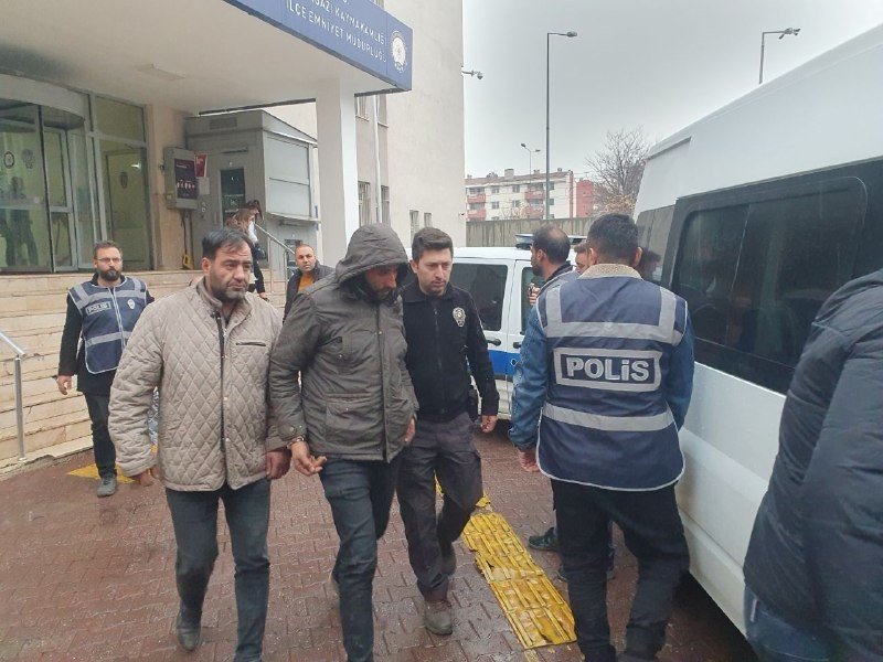 Aranan şahıslara operasyon: 22 gözaltı