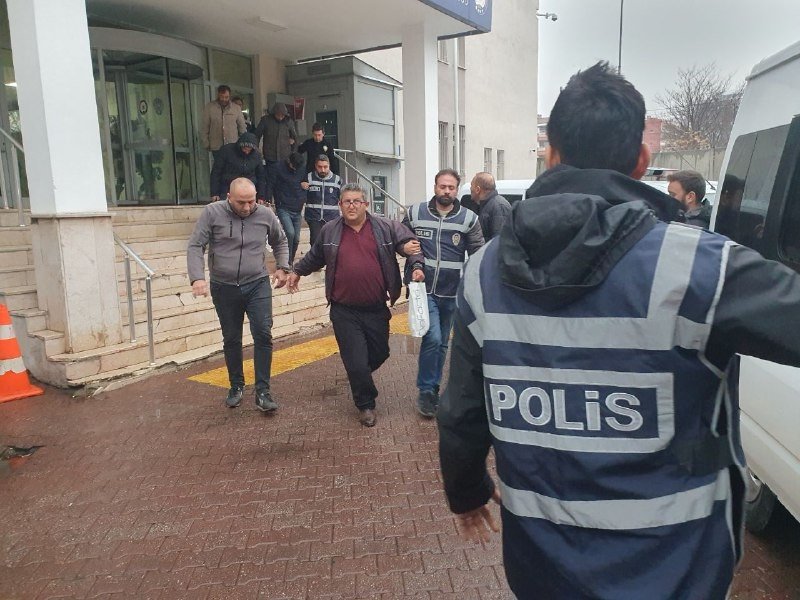 Aranan şahıslara operasyon: 22 gözaltı