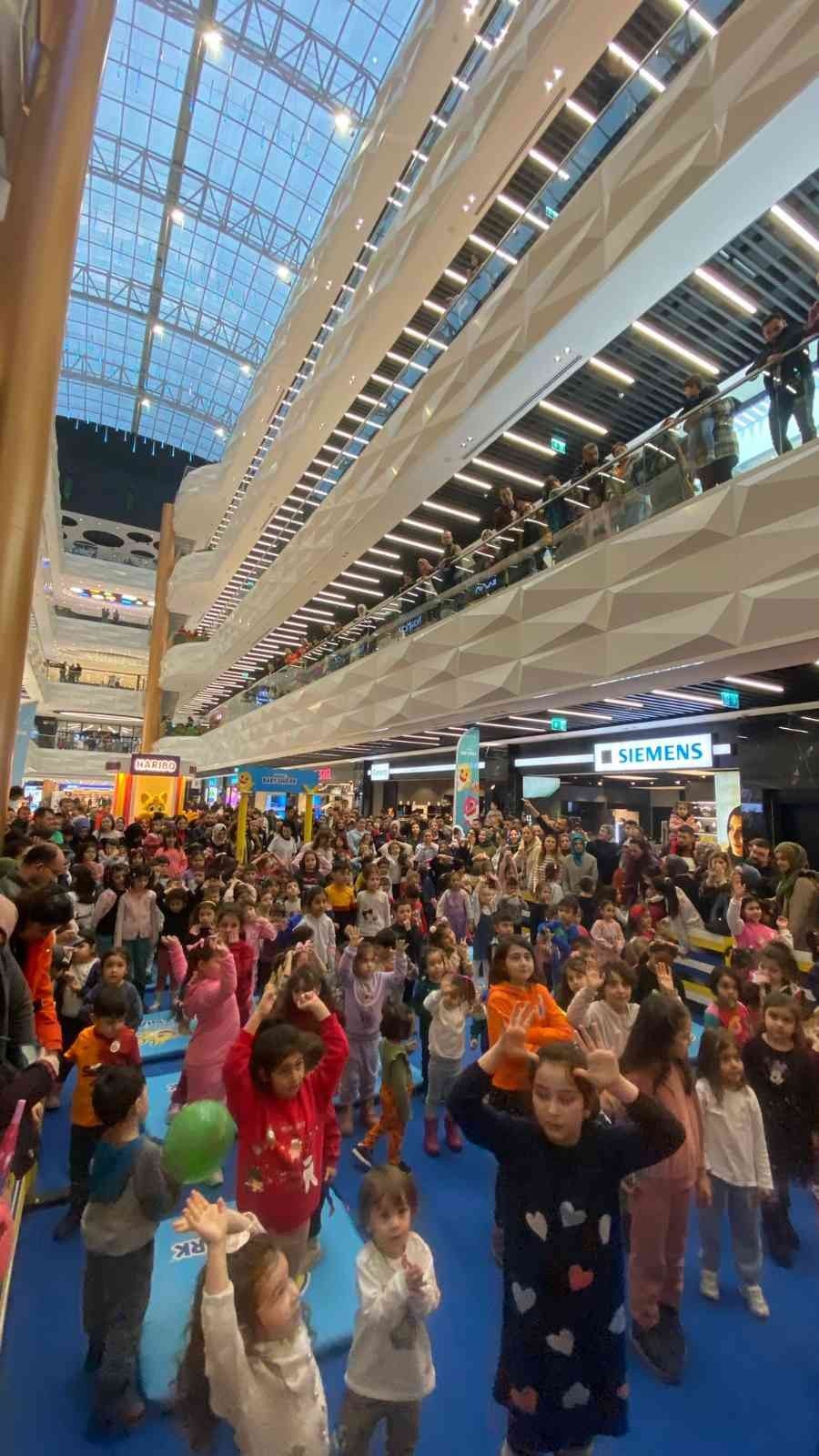 Kayseri’nin ilk ‘Baby Shark’ etkinliğine büyük ilgi