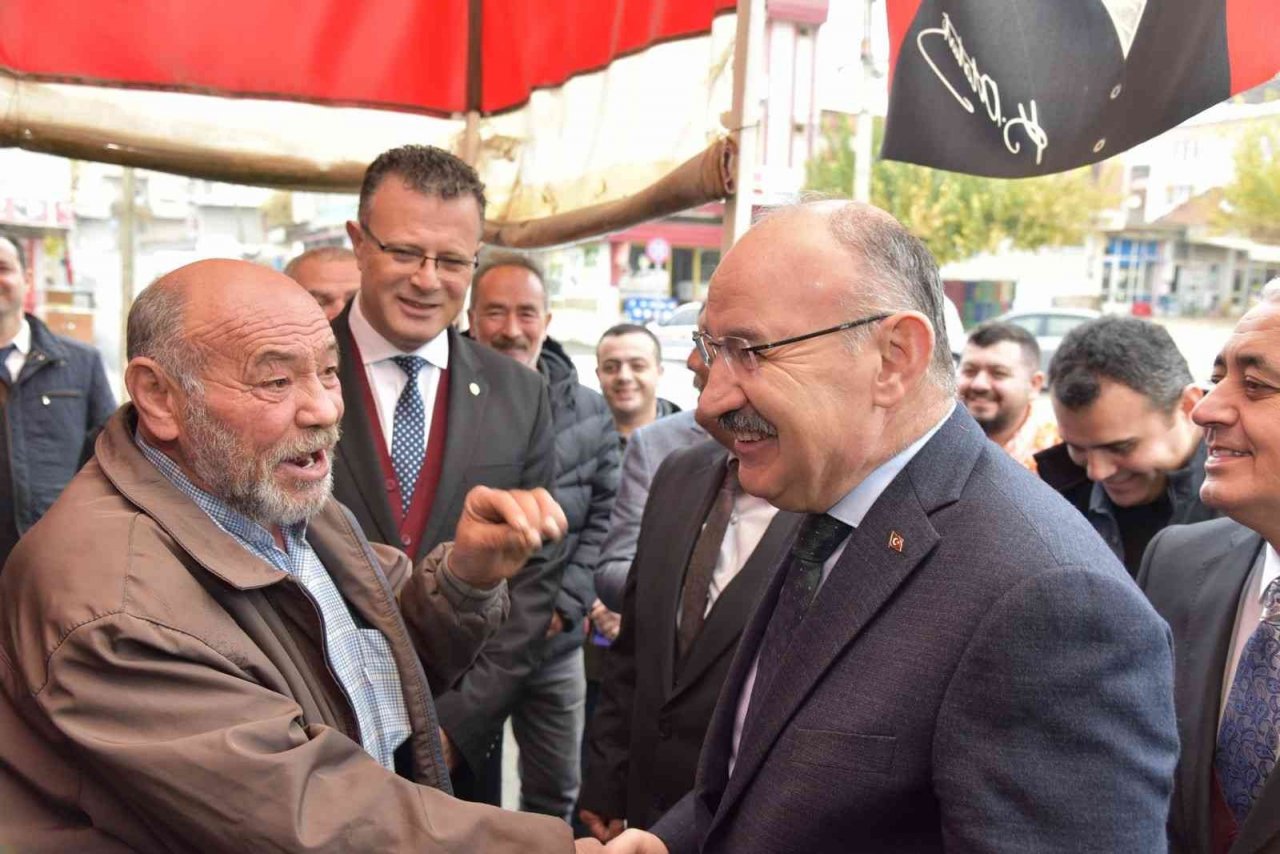 Vali Karadeniz Alaşehir’de yatırımları inceledi, vatandaşla buluştu