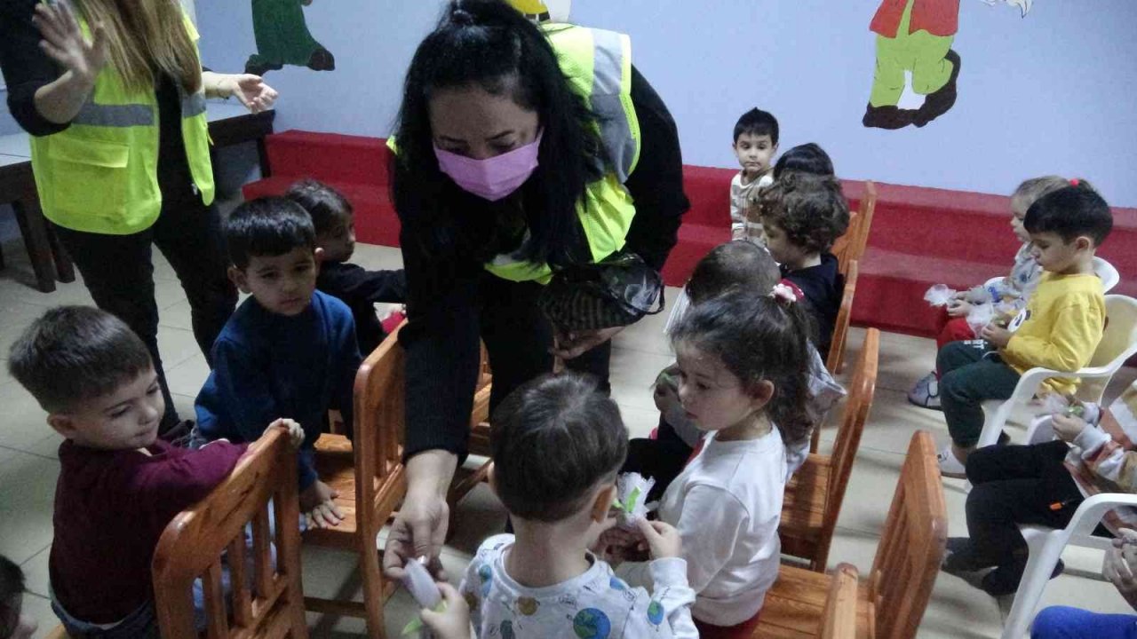 Marmaris’te öğrencilere "İyi ki varsın ağaç" eğitimi verildi