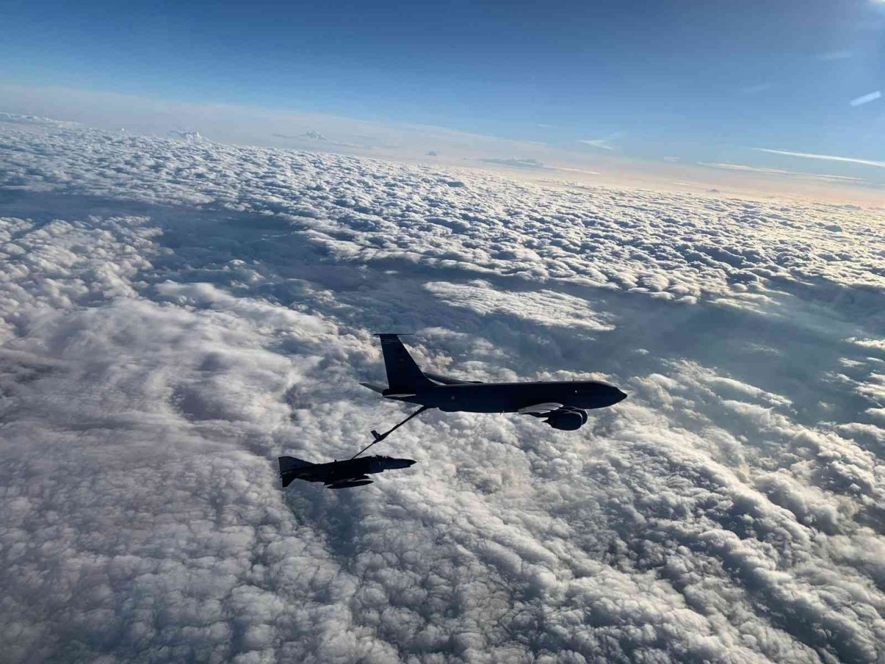 MSB muharip ve destek uçaklarının eğitim görüntülerini paylaştı