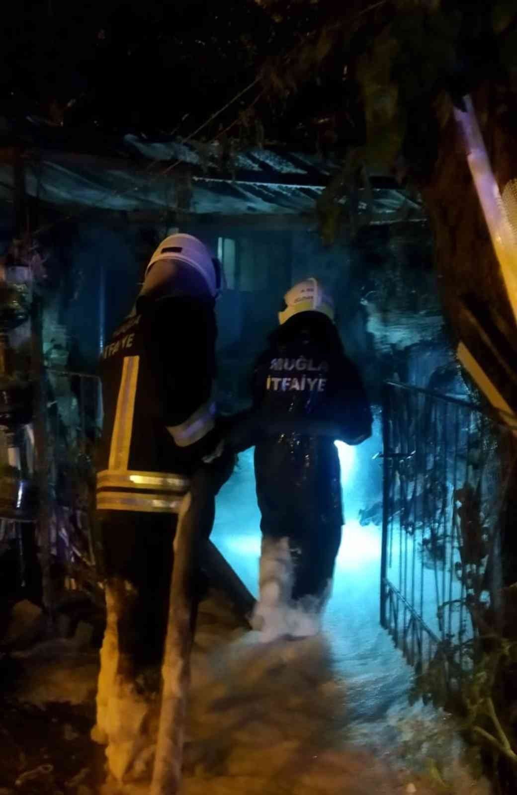 Fethiye’de ev yangını