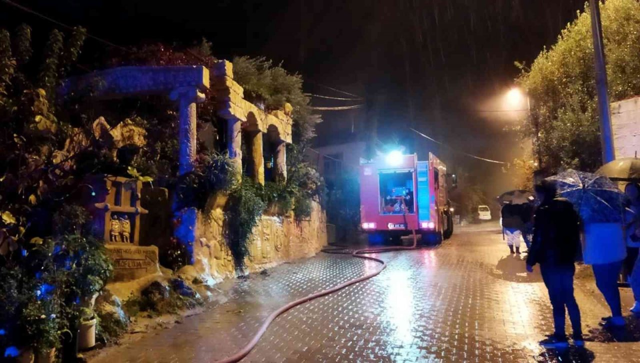 Fethiye’de ev yangını
