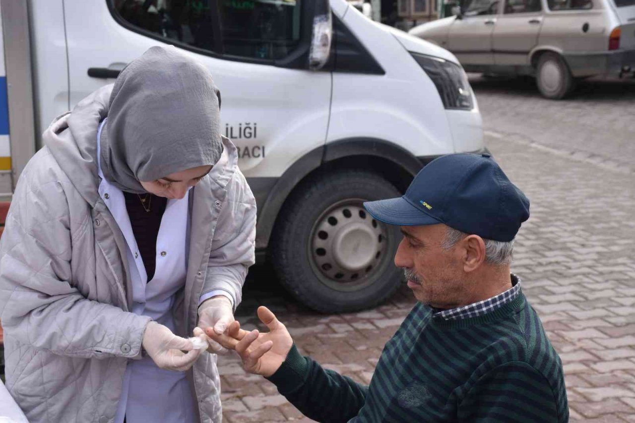 Sağlık hizmetini ayaklarına kadar getiriyorlar