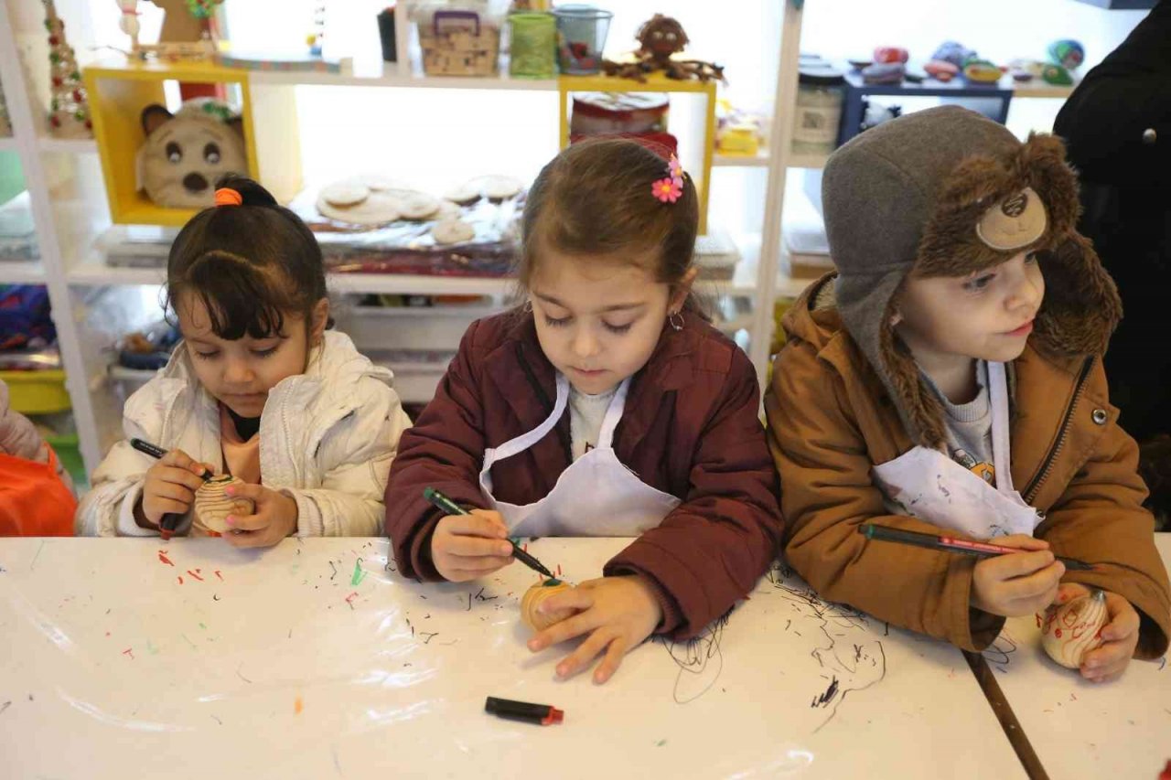 Oyuncak müzesinde bu yıl yaklaşık 10 bin çocuk topaçla tanıştı