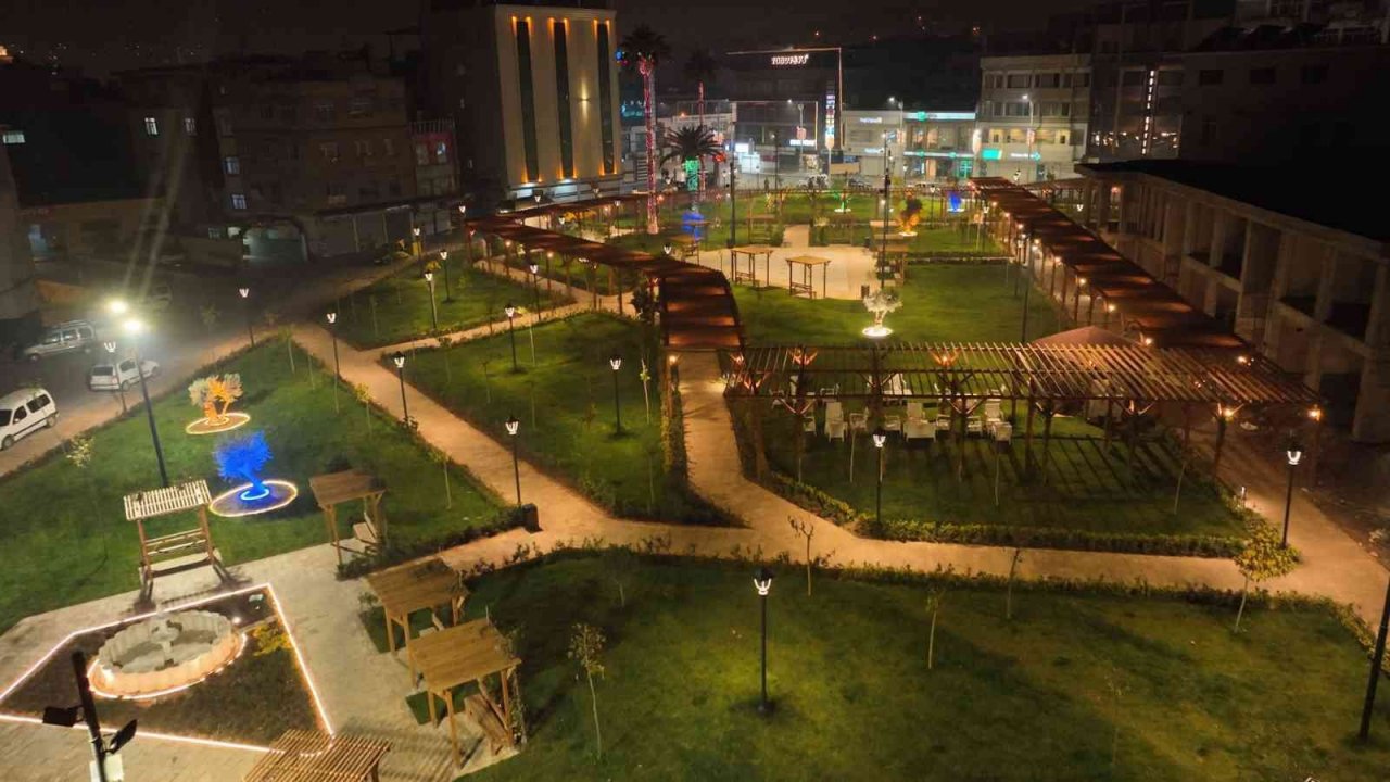 Şanlıurfa’da Kızılay Meydanı estetik görünüme kavuştu
