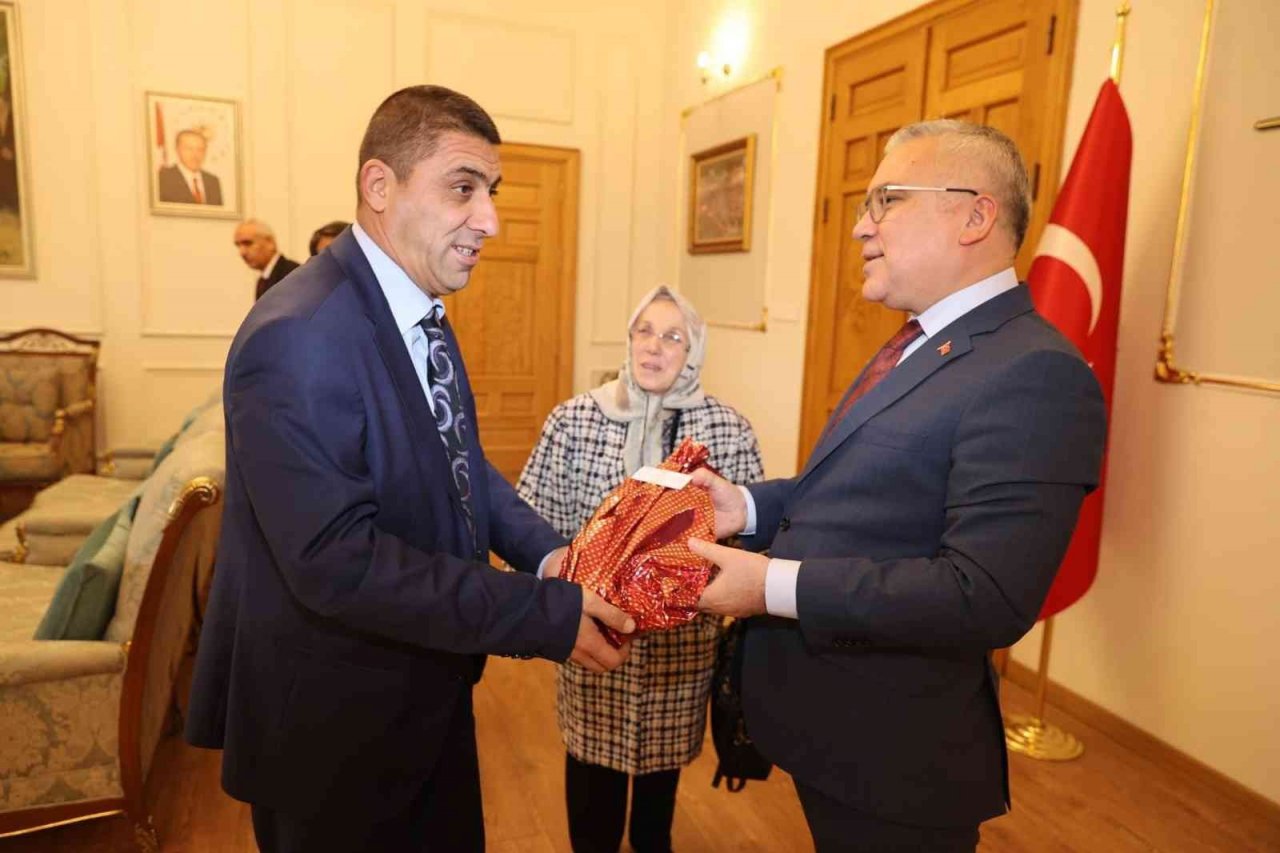 Vali Şimşek Sivas’ın Levent abisini unutmadı