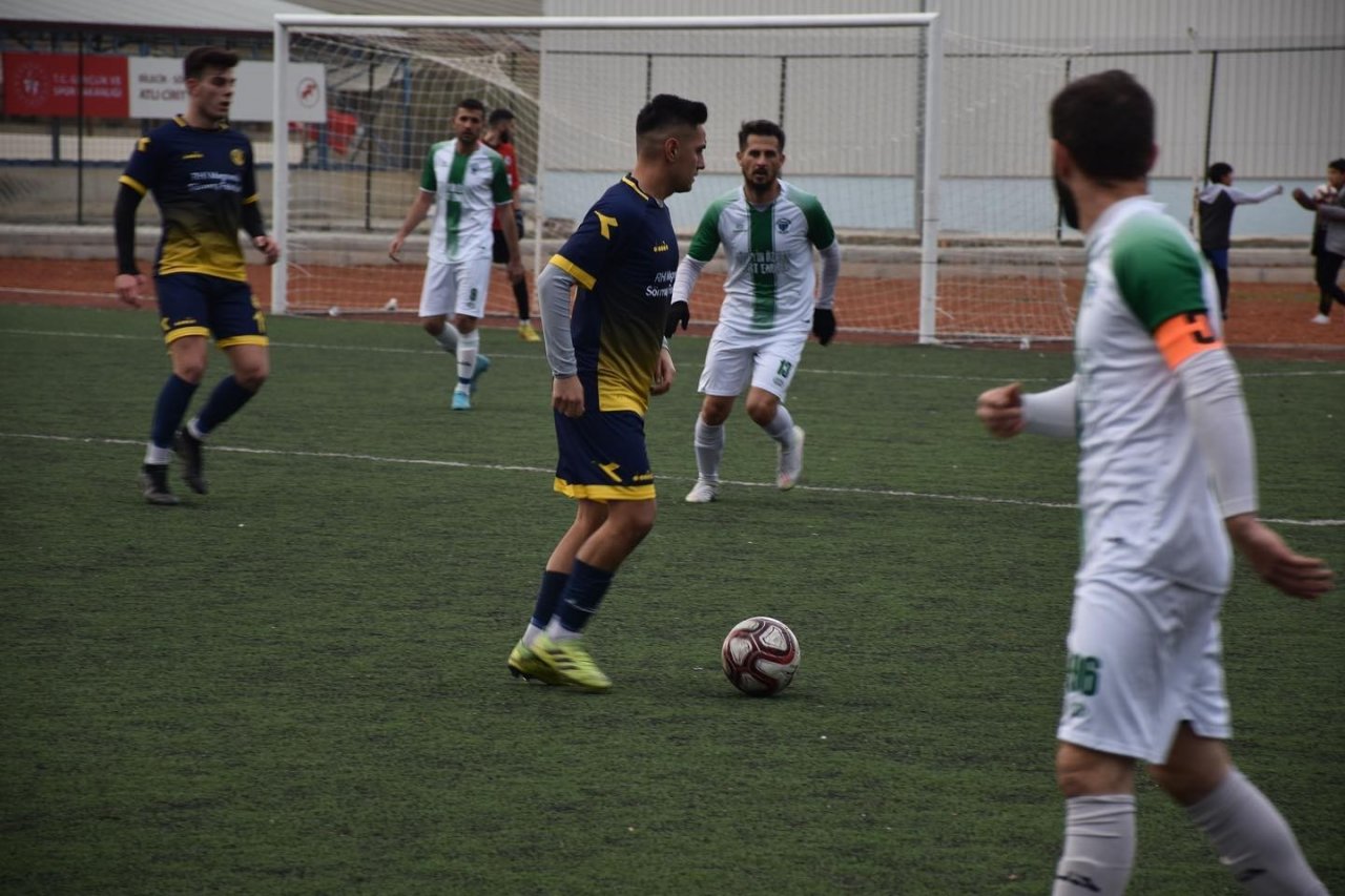 Bilecik 1. Amatör Lig’de Söğütspor ve Vitraspor’un bileği bükülemiyor