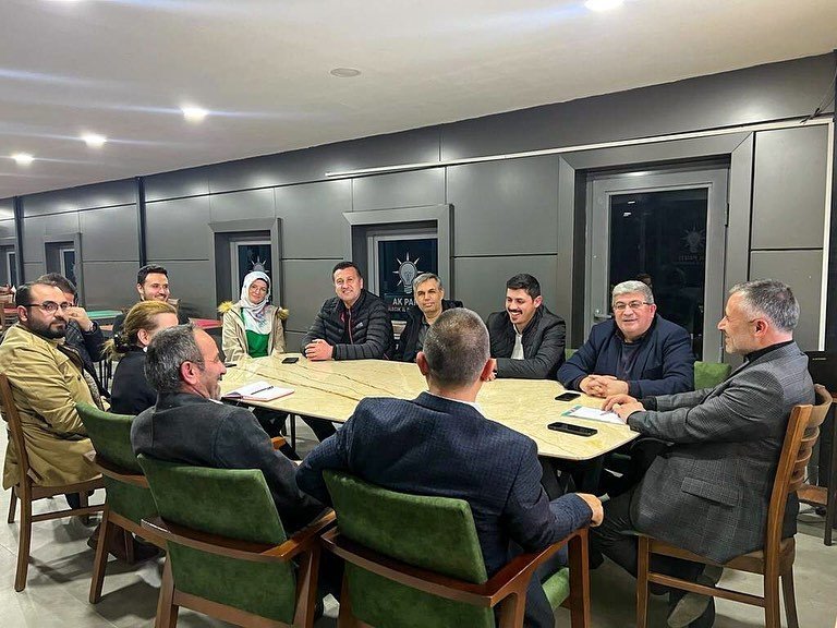 AK Parti 2023’e doğru emin adımlarla ilerliyor