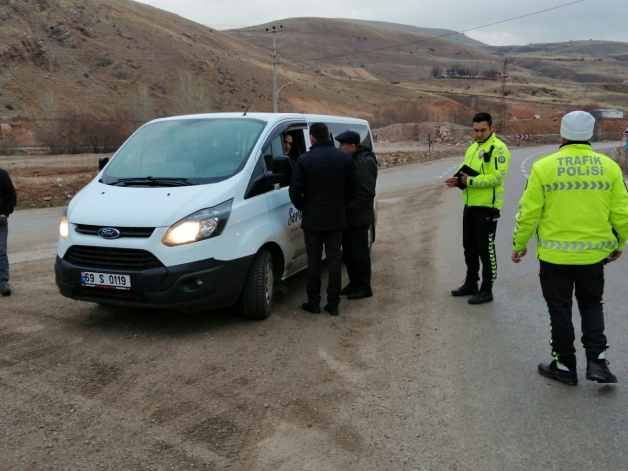 Bayburt’ta okul servis araçlarına denetim