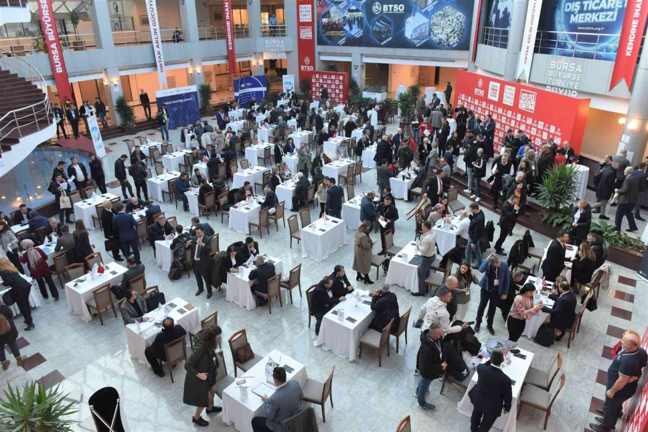 30 ülkeden 200’ü aşkın yabancı alıcı Bursalı makinecilerle buluştu