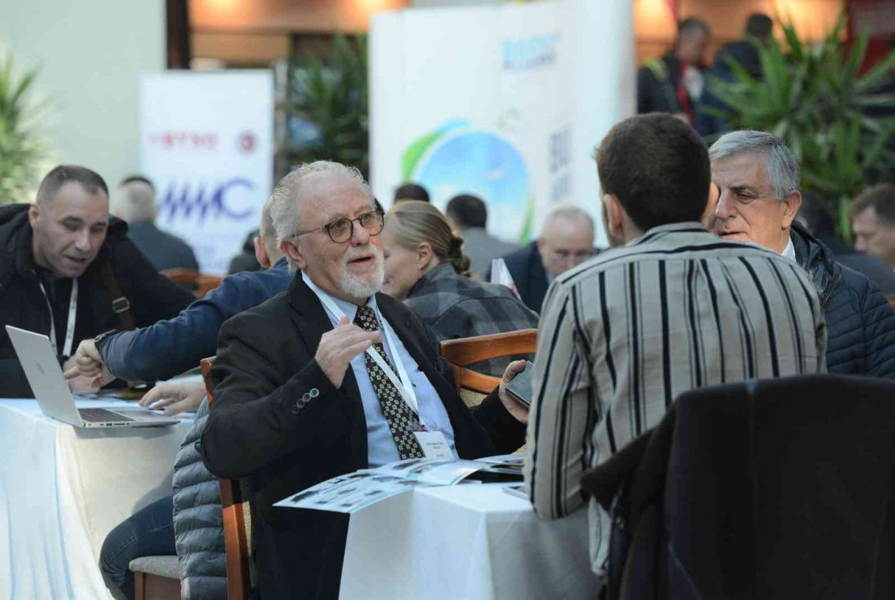 30 ülkeden 200’ü aşkın yabancı alıcı Bursalı makinecilerle buluştu