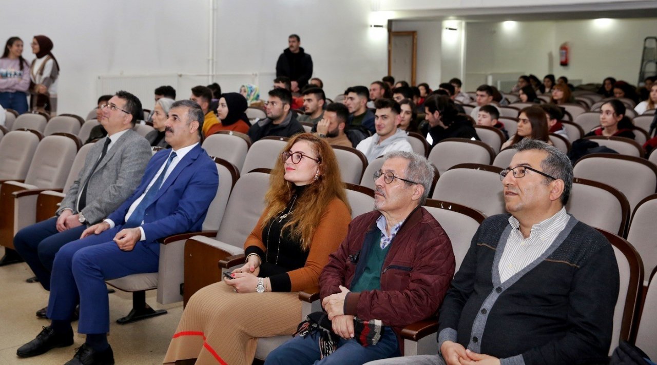 ÇAKÜ’de Çankırı’daki fay hatları ele alındı