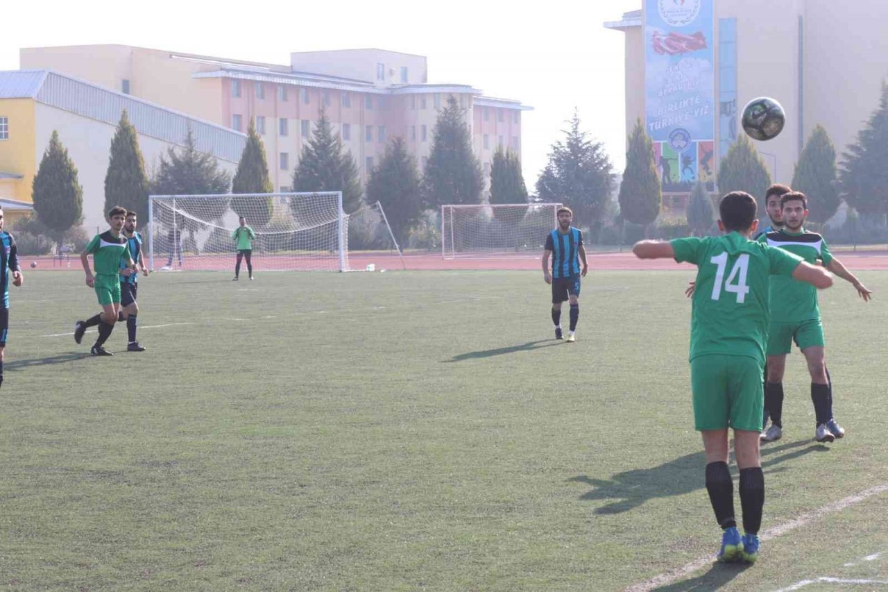 Yurtlar arası spor turnuvaları başladı