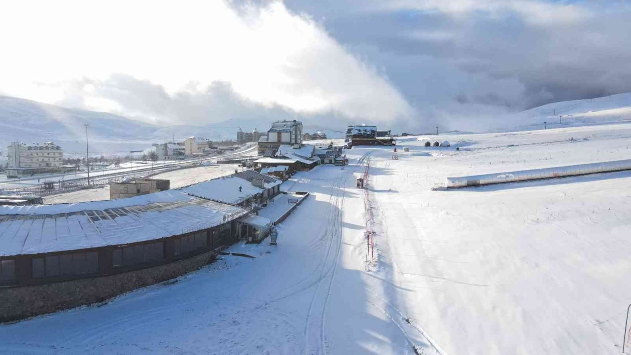 Erciyes beyaza büründü, muhteşem görüntüler ortaya çıktı