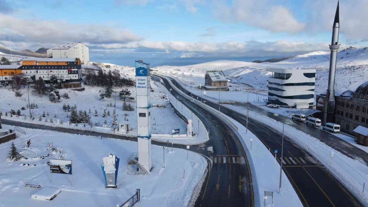 Erciyes beyaza büründü, muhteşem görüntüler ortaya çıktı