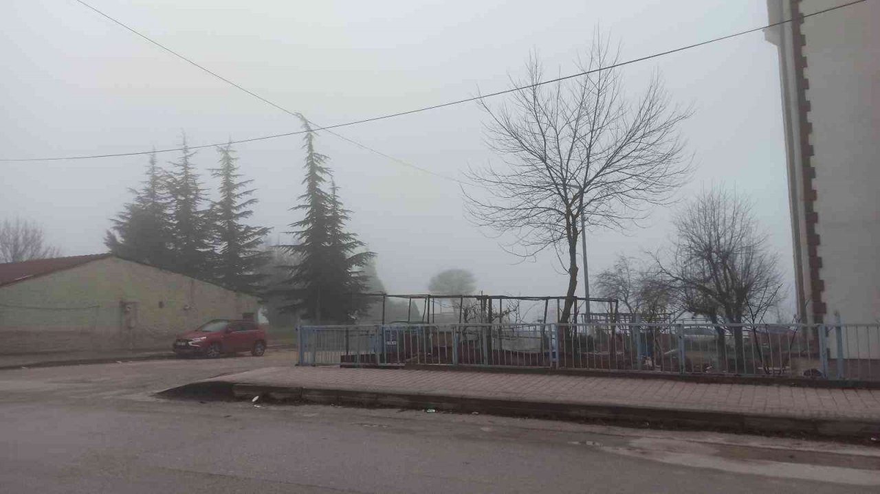 Eskişehir’de yüksek kesimlerde sis hakim oldu