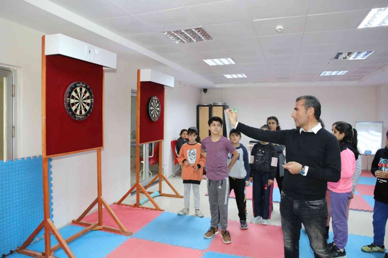 Dart sporuna çocukların ilgisi artıyor