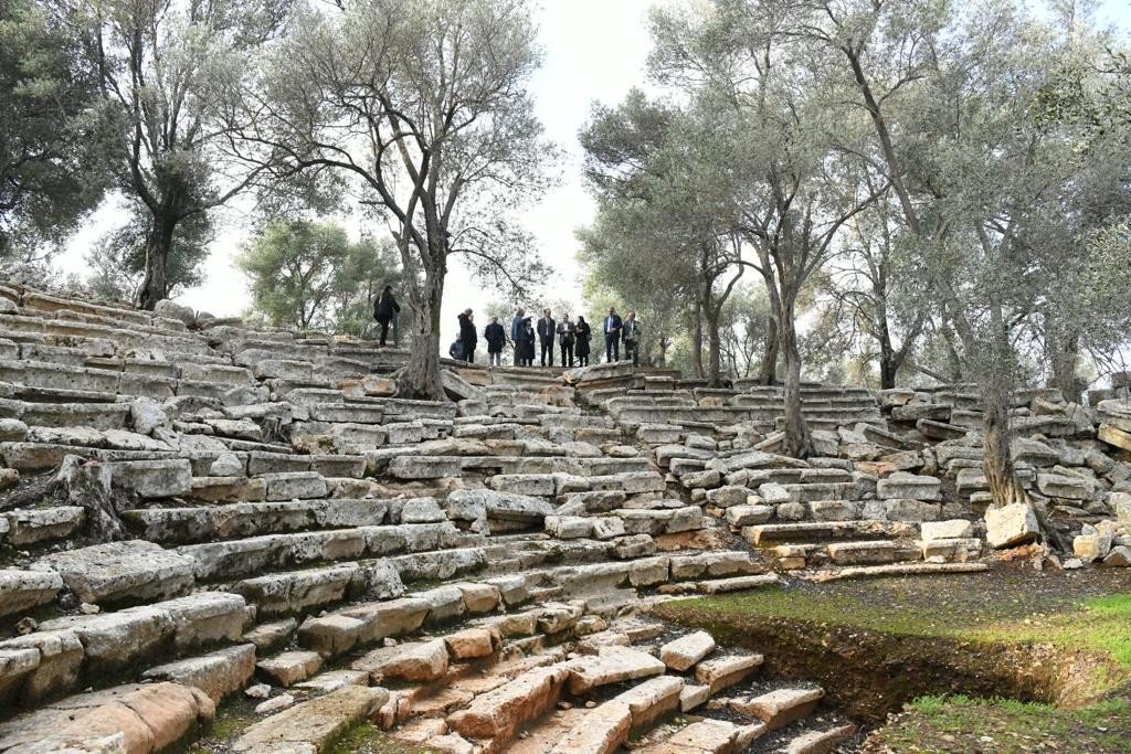 Güney Kore Büyükelçisi Lee, dünyaca ünlü Sedir Adası’nı gezdi