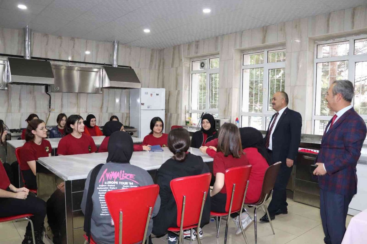 Sivas’ta kantinler denetleniyor