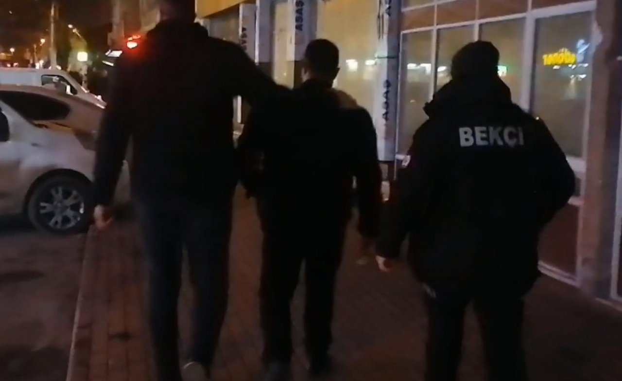 Kameraya yansıyan silahlı kavgada tutuklama