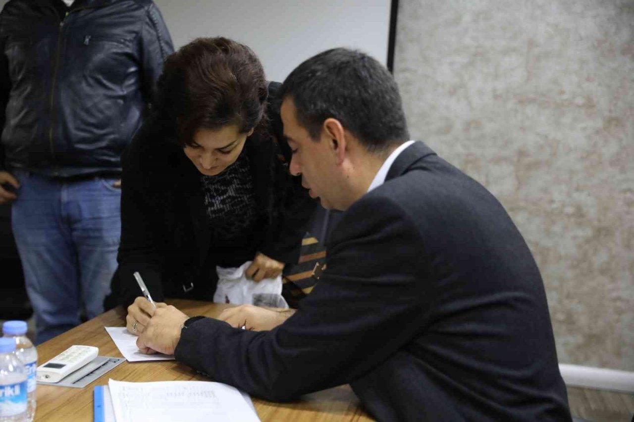 Melikgazi’nin işyerleri ihale ile satıldı