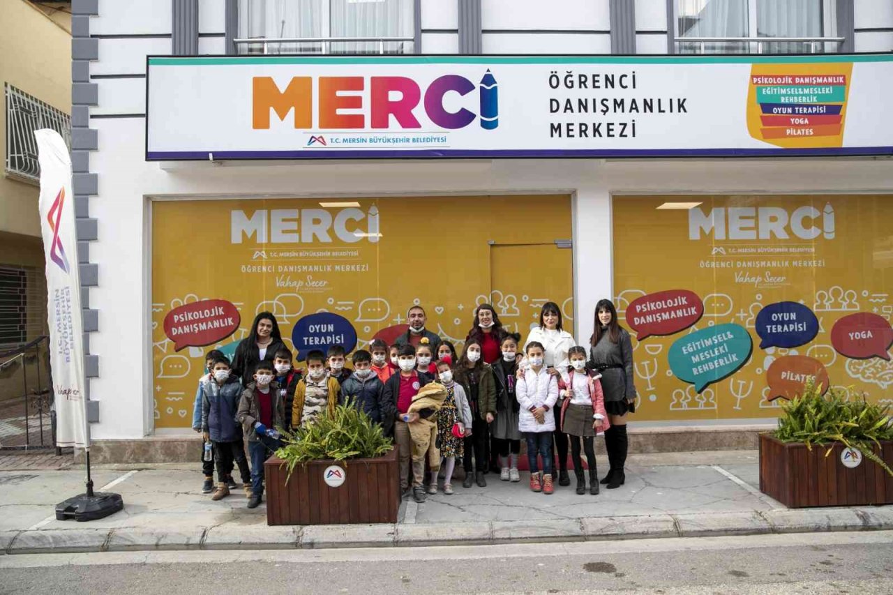 Minikbüs projesiyle Mersin’deki öğrenciler kent turu yapıyor