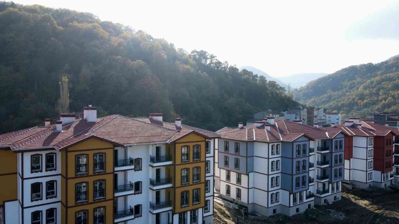 Bakan Kurum: “Ayancık’a sağlam, güvenli konutlar ve 2 sanayi sitesi kazandırıyoruz”