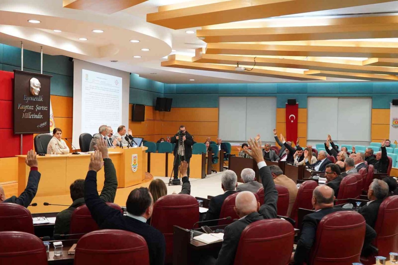 Başkan Bozdoğan: "Tarsus’un geleceği için herkesin elini taşın altına koyması gerek"