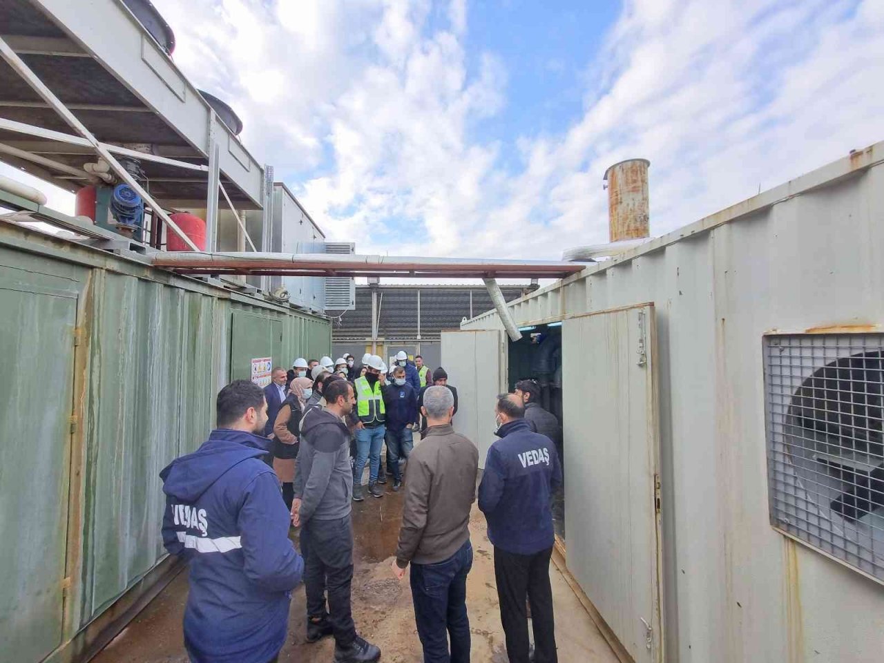 VEDAŞ mühendisleri çöp gazından enerji üretimini yerinde inceledi